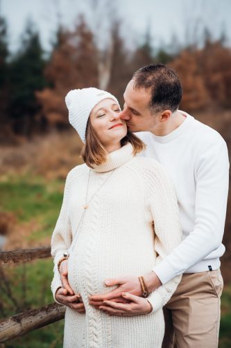 séance grossesse extérieur à pelussin entre Lyon et saint Etienne 